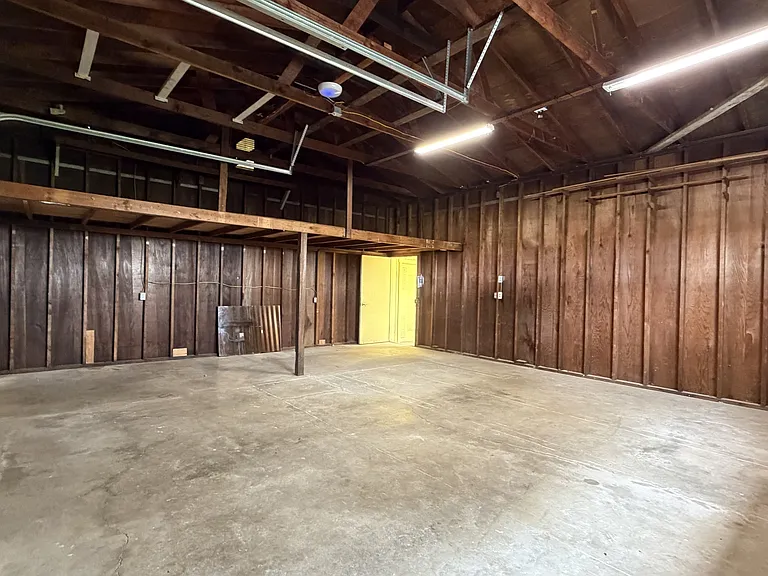 2421 Table Bluff Rd — Photo 16