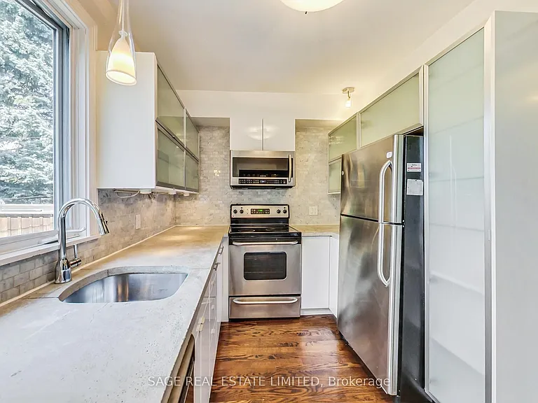 46 Alberta Ave — Photo 9