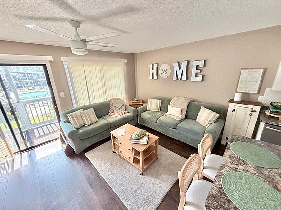 3rd image of 1881 Colony Dr. #9G