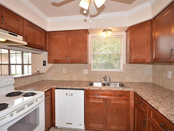 5th image of 16434 Hibiscus Ln