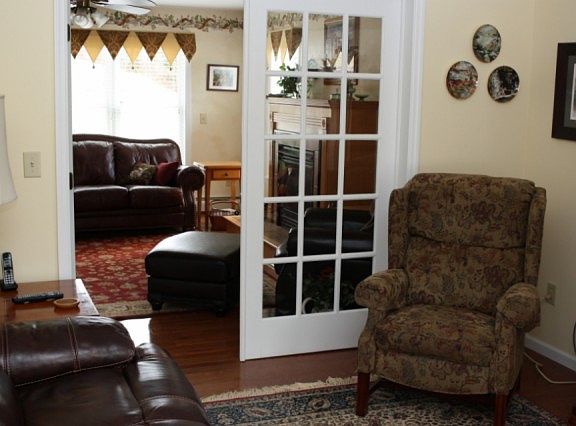 5th image of 105 Angel Dr
