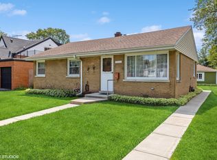 9511 Lincoln Ave, Brookfield, IL 60513