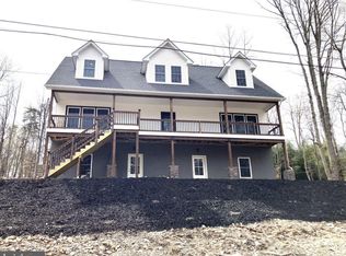 303 Hackberry Ln, Bluemont, VA 20135
