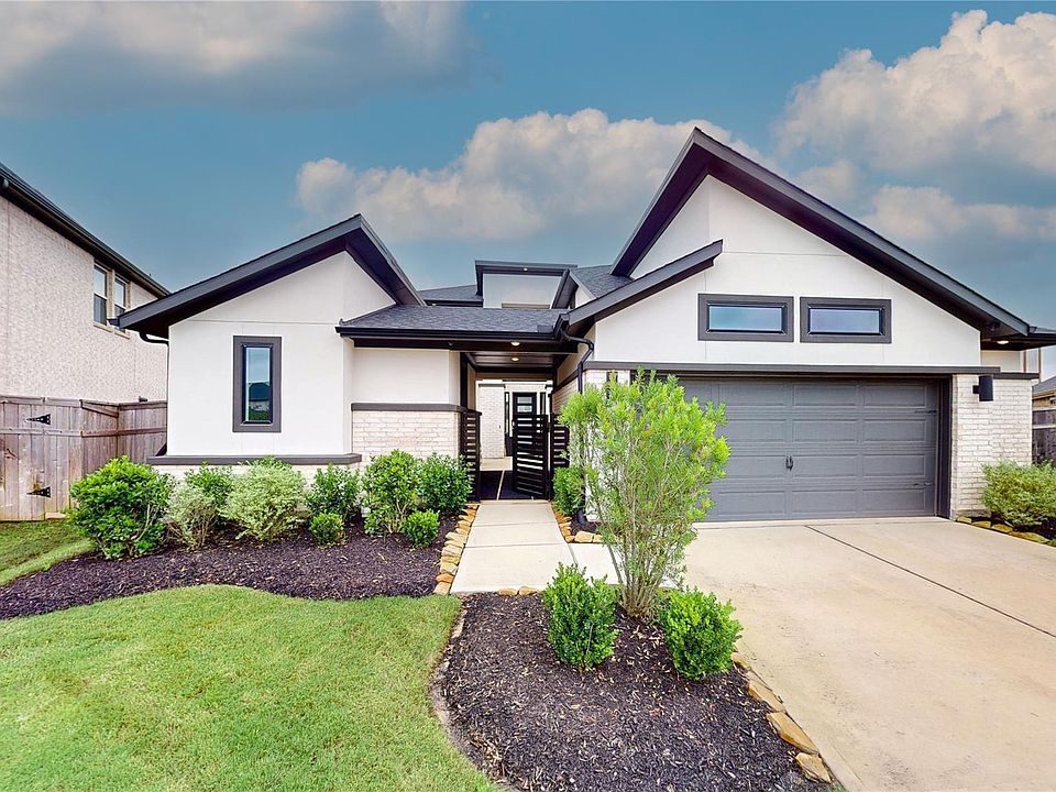 1st image of 31727 Splitting Willow Way