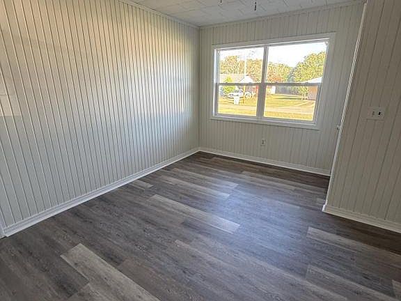 4th image of 1033 Morrow Ave