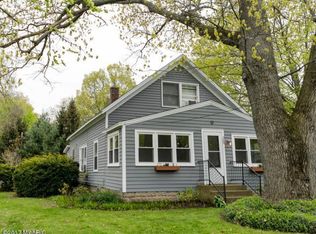 25 Chestnut St, Douglas, MI 49406