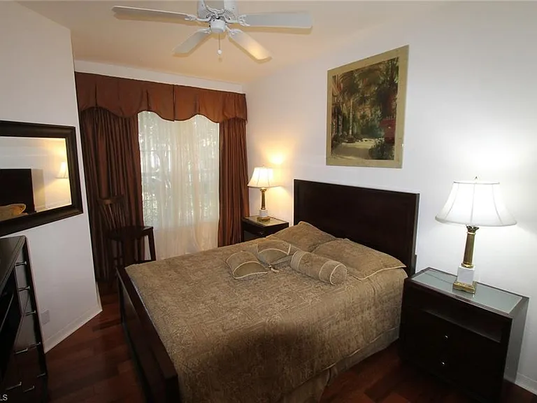 8526 Pepper Tree Way — Photo 9