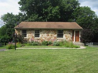 3074 Piney Bluff Dr, South Park, PA