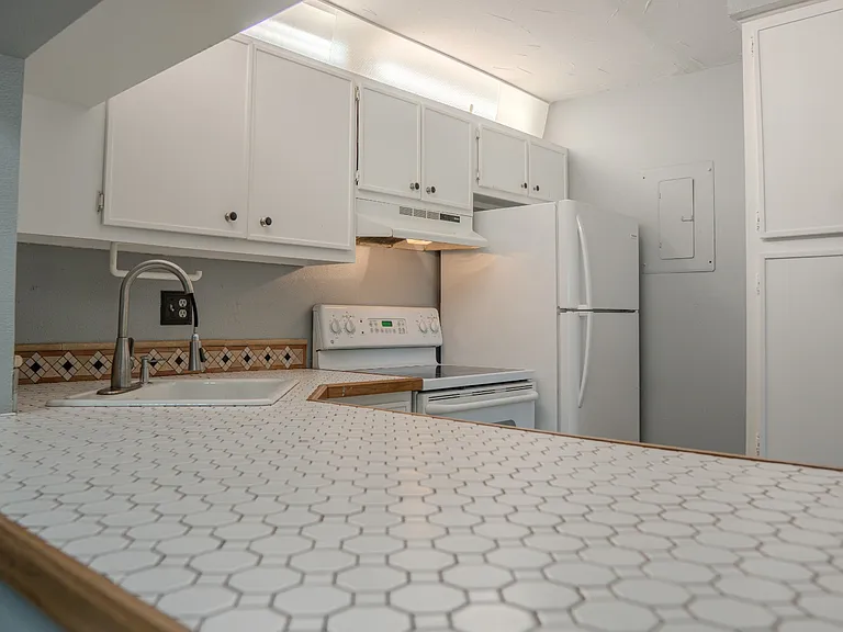 8215 Sun Spring Cir #23 — Photo 8