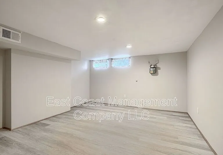 1616 N Fulton Ave — Photo 13