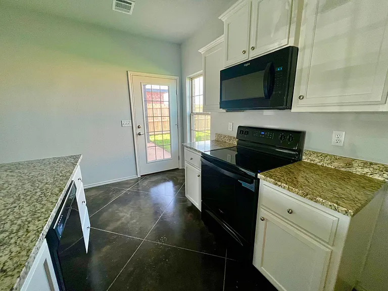 5009 Weiblen St — Photo 26