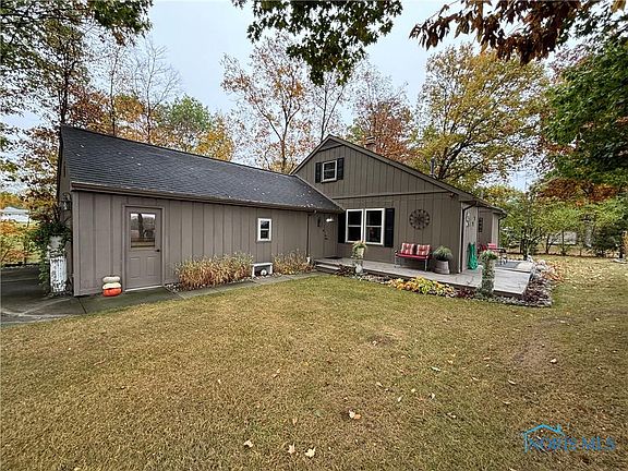 2nd image of 1009 Lois Clarke Ln