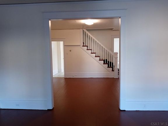 3rd image of 548 Ferndale Ave