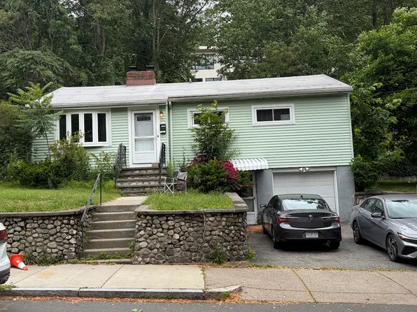 191 Kenrick St, Brighton, MA 02135
