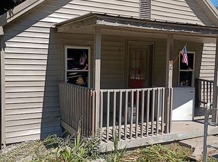 206 3rd St, Cloverport, KY 40111