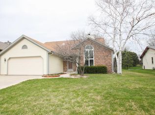 16310 W Mayflower Dr, New Berlin, WI 53151