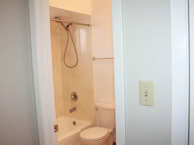 91 Bell St #5 — Photo 4