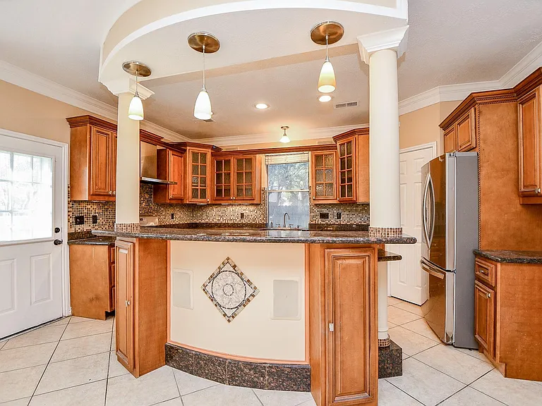 21219 Flat Creek Ln — Photo 8