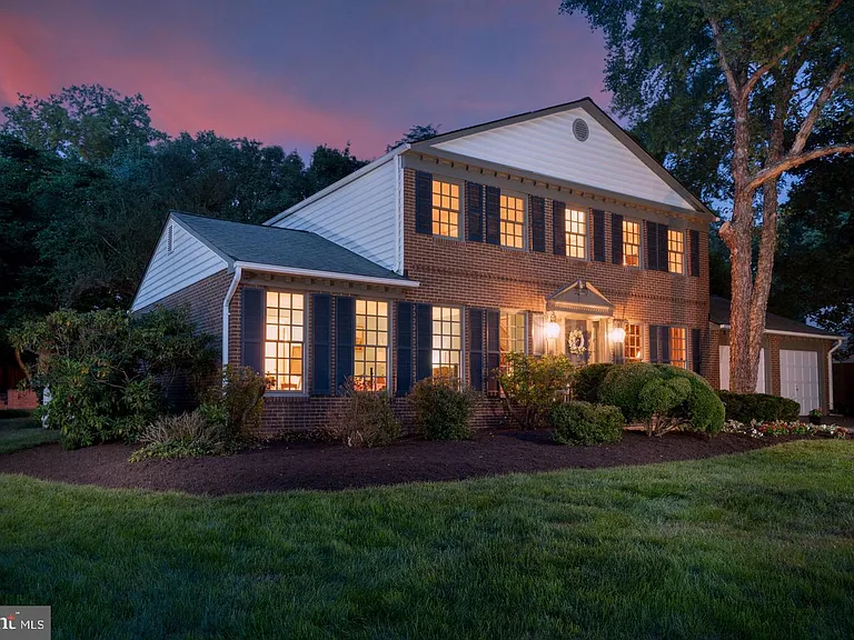 1197 Meadow Green Ln — Photo 2