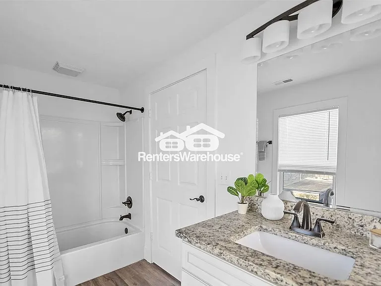 544 36th St #2 — Photo 7