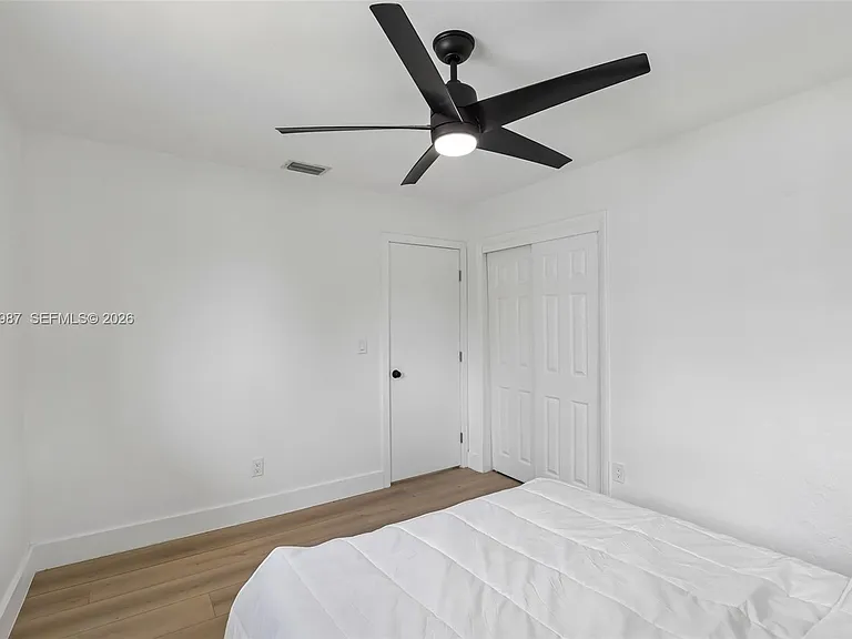 6595 SW 31st St — Photo 25