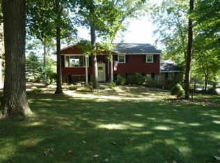 6793 Jackson Dr, Seven Valleys, PA