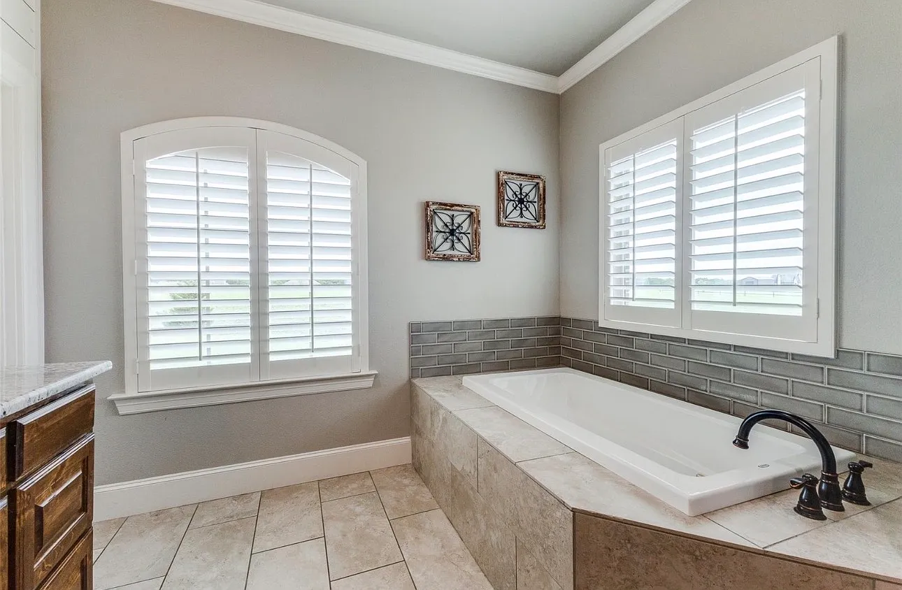 5 bed, 4000 sqft, $6,000 — Photo 3