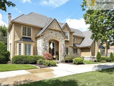 11716 Overbrook Rd, Leawood, KS, 66211