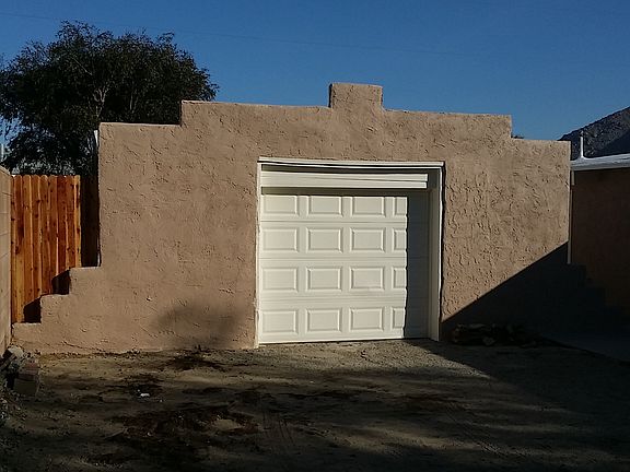 1 CAR GARAGE