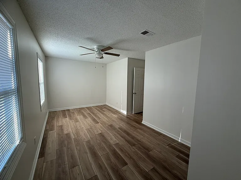 8006 Hemby Wood Dr — Photo 40