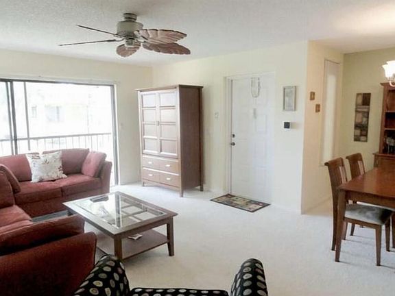 4th image of 814 Sky Pine Way #G-2