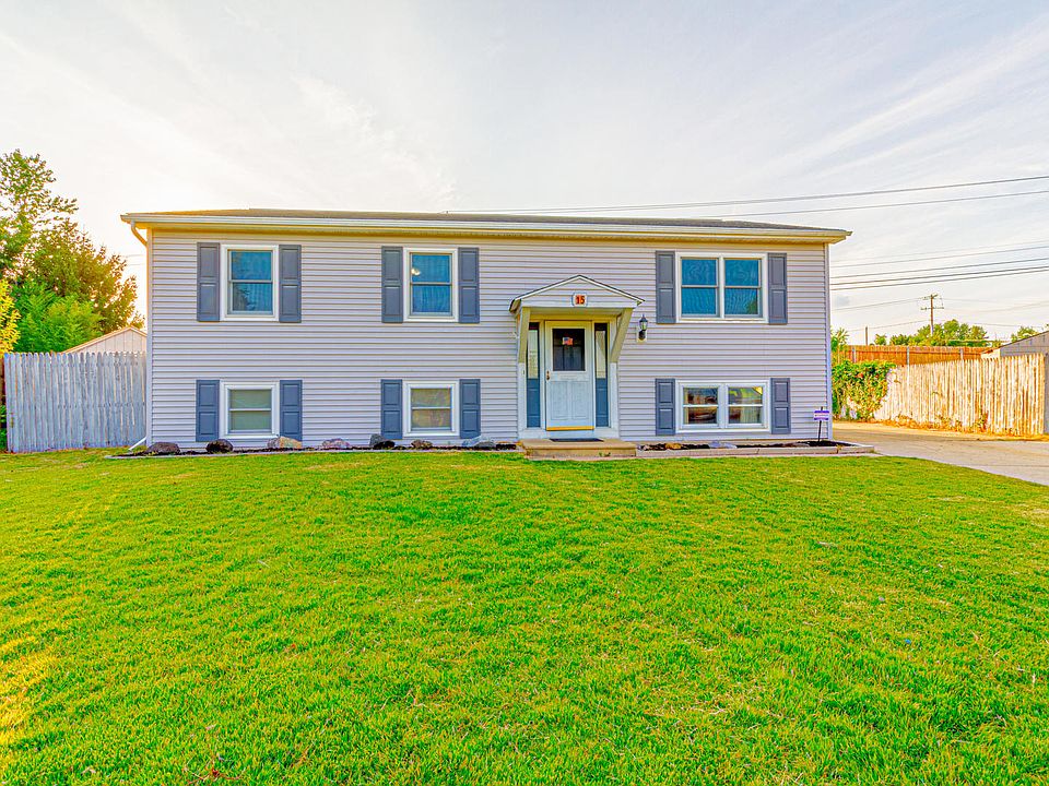 1st image of 15 Courtland Cir