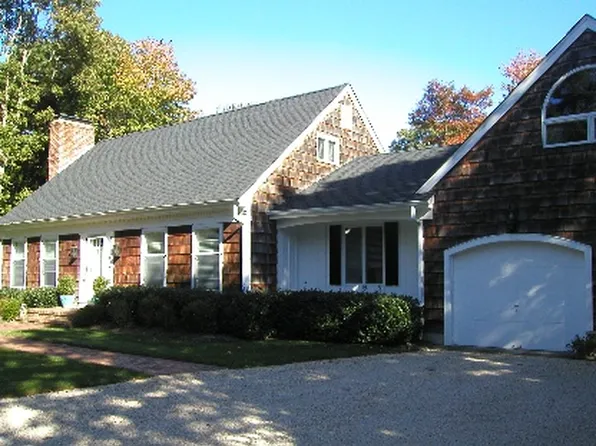 https://photos.zillowstatic.com/fp/d0202fb1ba12dcc05e0de5e8e2326fff-p_e.webp