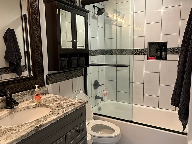 200 Pine Dr — Photo 9