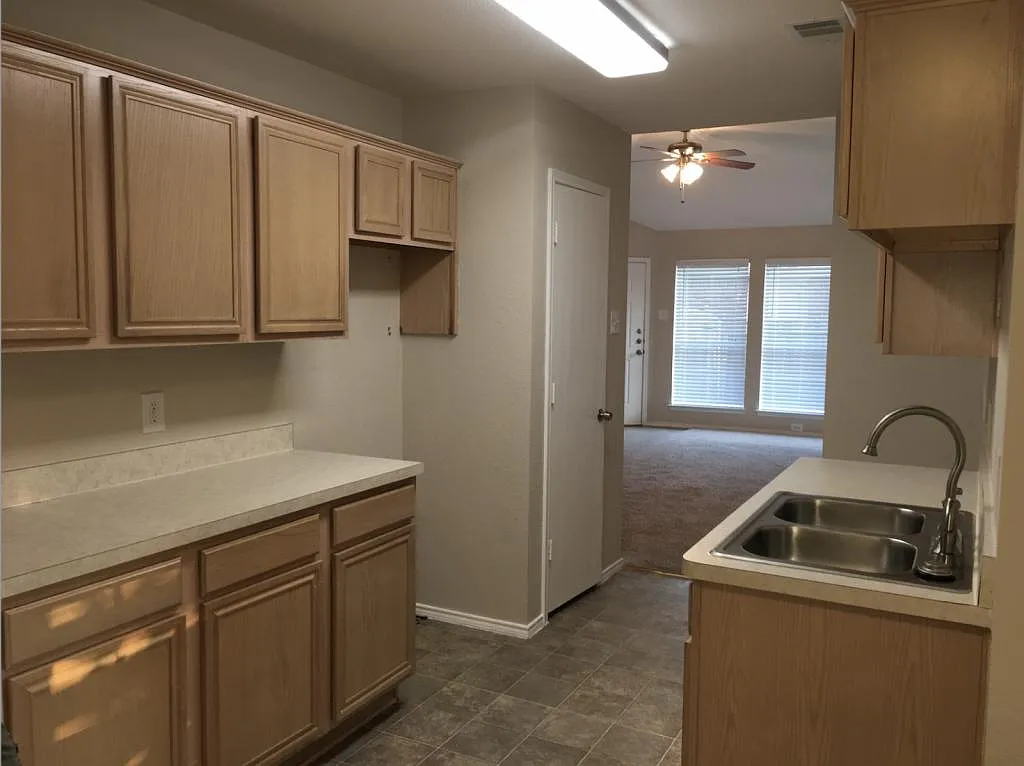 1409 Misty Meadow Drive — Photo 3