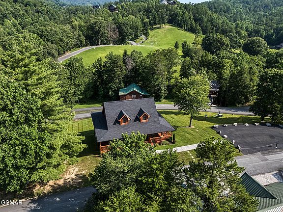5th image of 2028 Piney Overlook Ln
