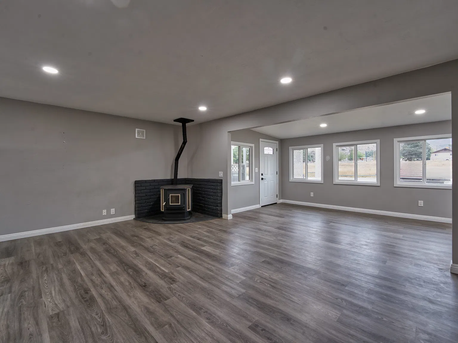 3 bed, 1604 sqft, $2,000 — Photo 4