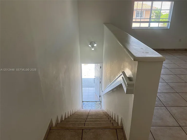 2425 W 76th St #207 — Photo 3