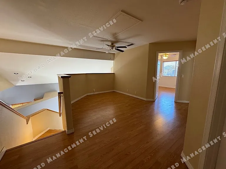 1510 E Charleston Ave — Photo 17