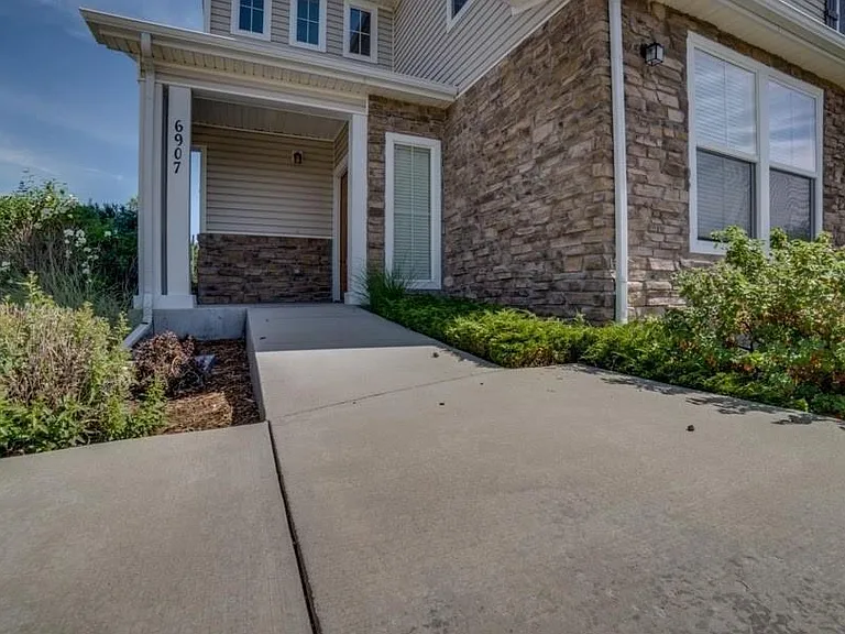 6907 White Sand Point — Photo 2