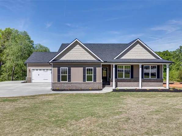 102 Powell Ct, Easley, SC 29640