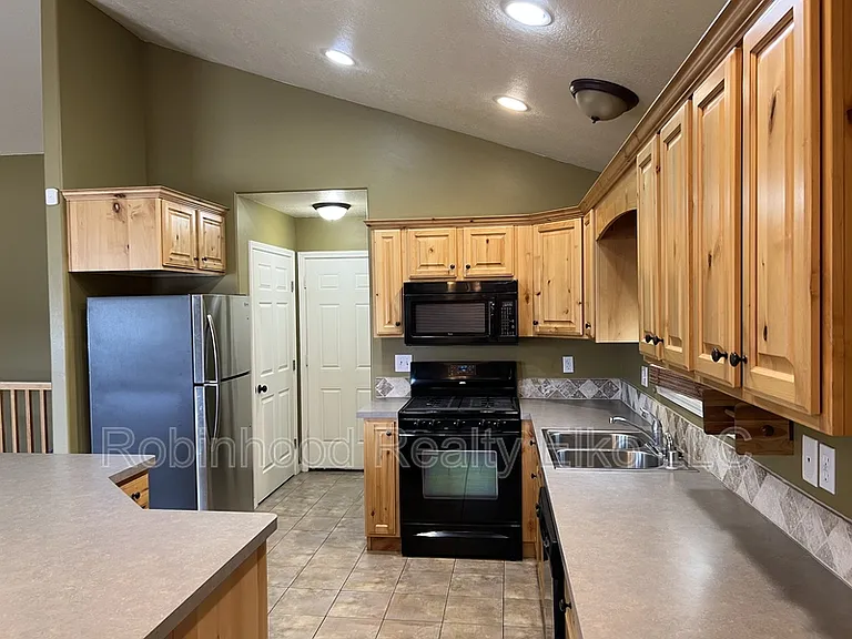 214 Brookwood Dr — Photo 10
