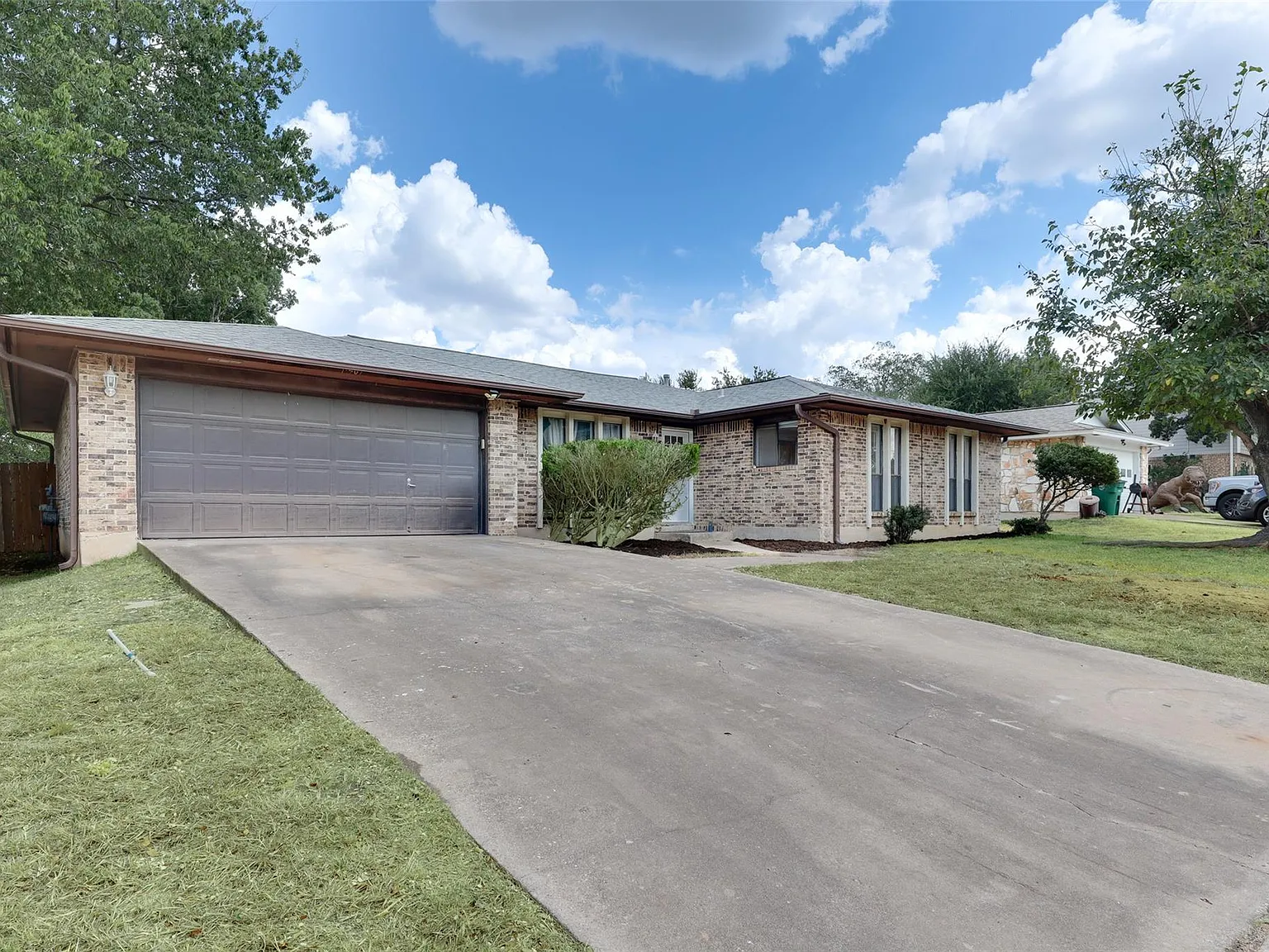 4 bed, 2.0 bath, 1942 sqft, $2,695 — Photo 2