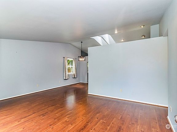 4th image of 4105 122nd Street NE