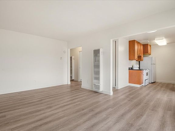 4th image of 1523 Schiller St APT G