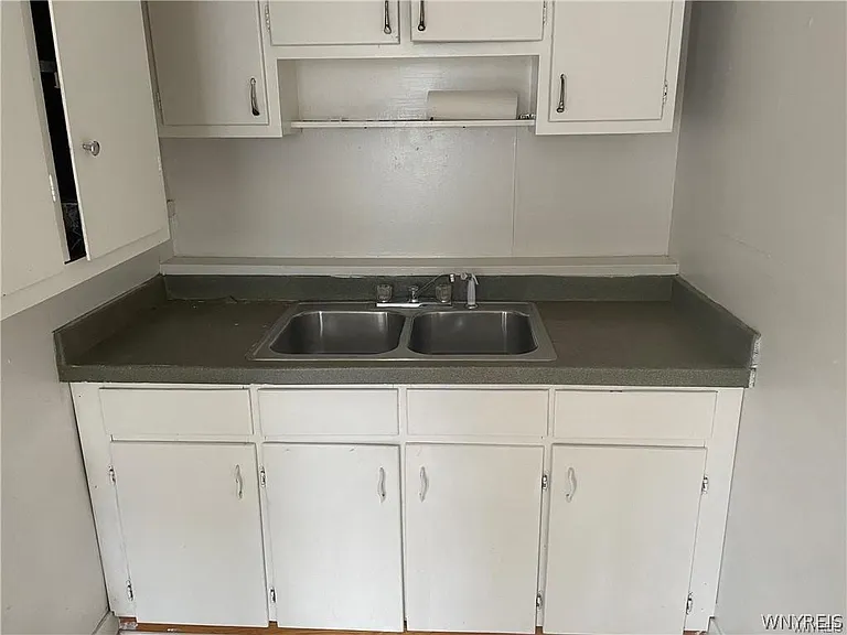 226 Longnecker St — Photo 12