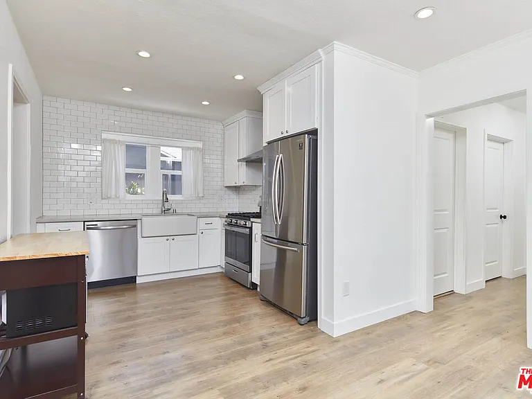 2904 W 81st St — Photo 14