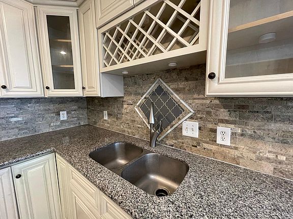 2nd image of 15503 Miller House Ln