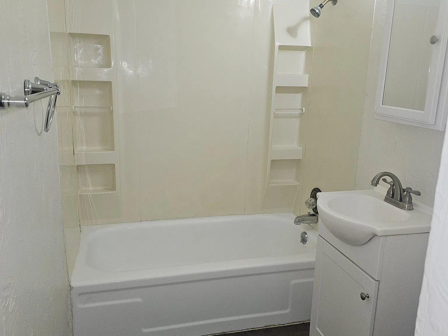 1 bed, 500 sqft, $1,100 — Photo 4