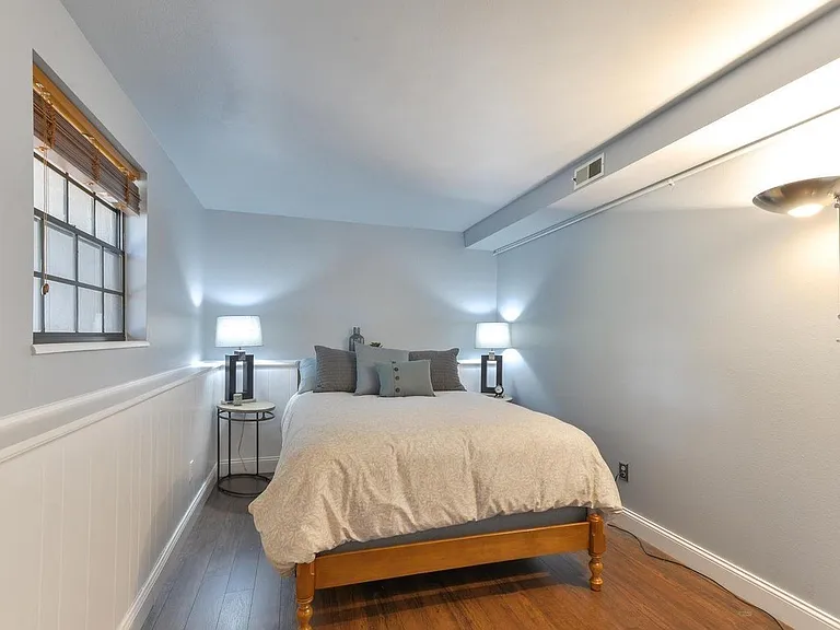 2025 Sheffield Ct — Photo 16